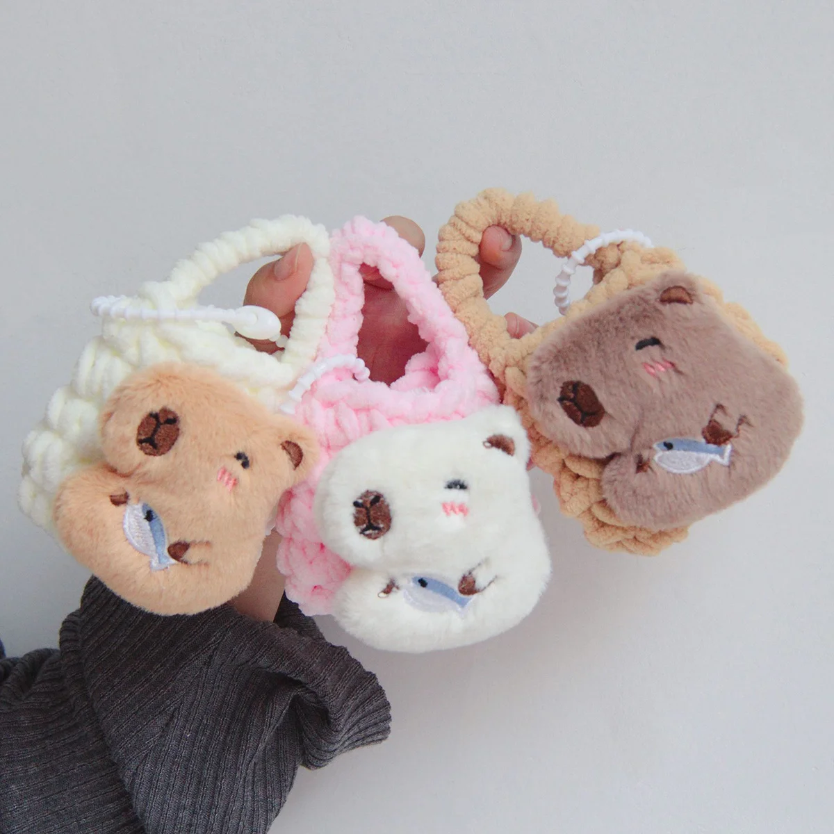 

1PC Cartoon Capybara Coin Purse, Plush Capybara Knitted Phone Pouch, Portable Storage Bag, Hand-Woven Small Hanging Bag