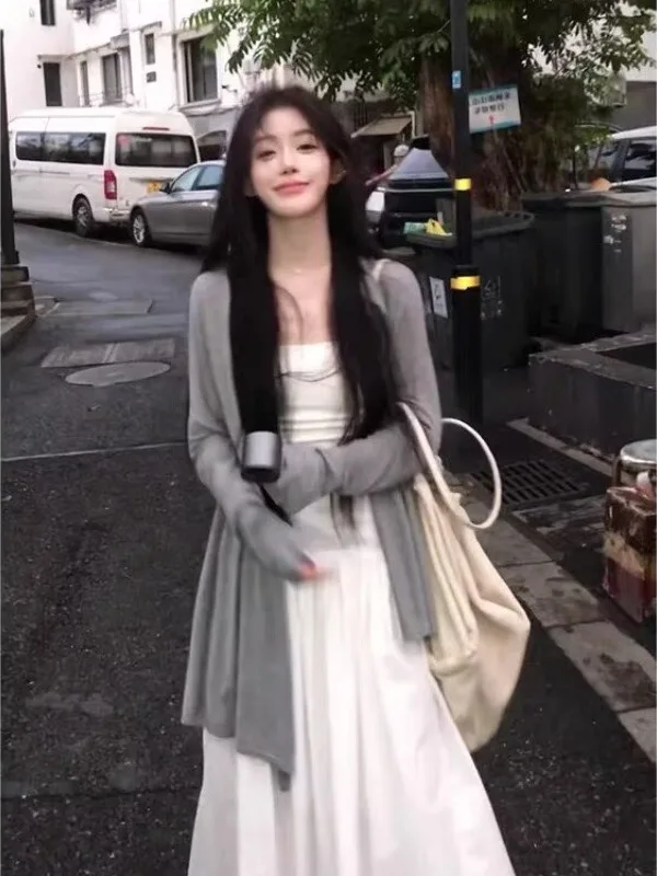 

Серый вязаный кардиган с открытыми рукавами, женский, весенний, новый, маленький размер, в комплекте с юбкой-халтер, модный, дышащий, легкий, из трех предметов