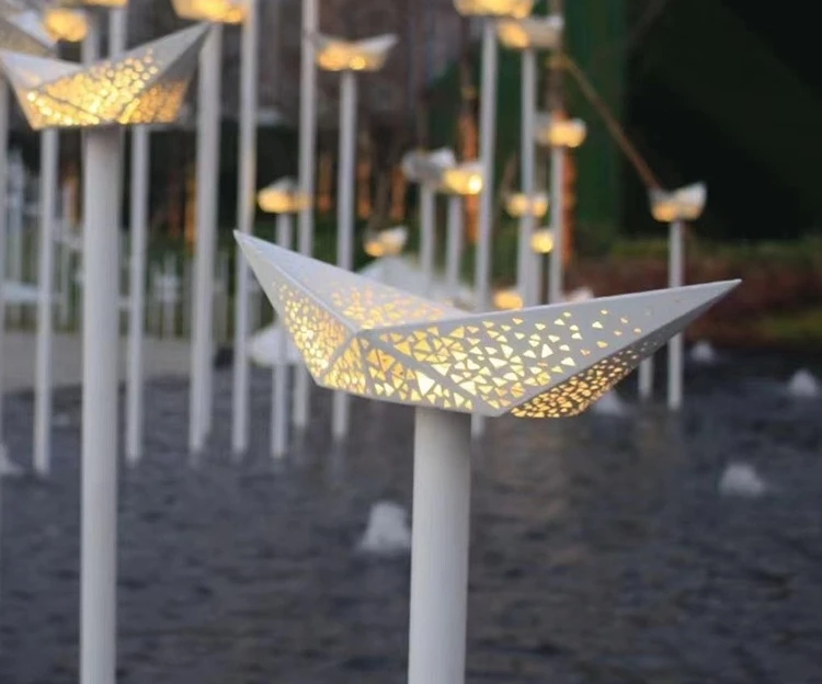 

Outdoor hollow abstract section spray paint paper crane combination model luminous ornament