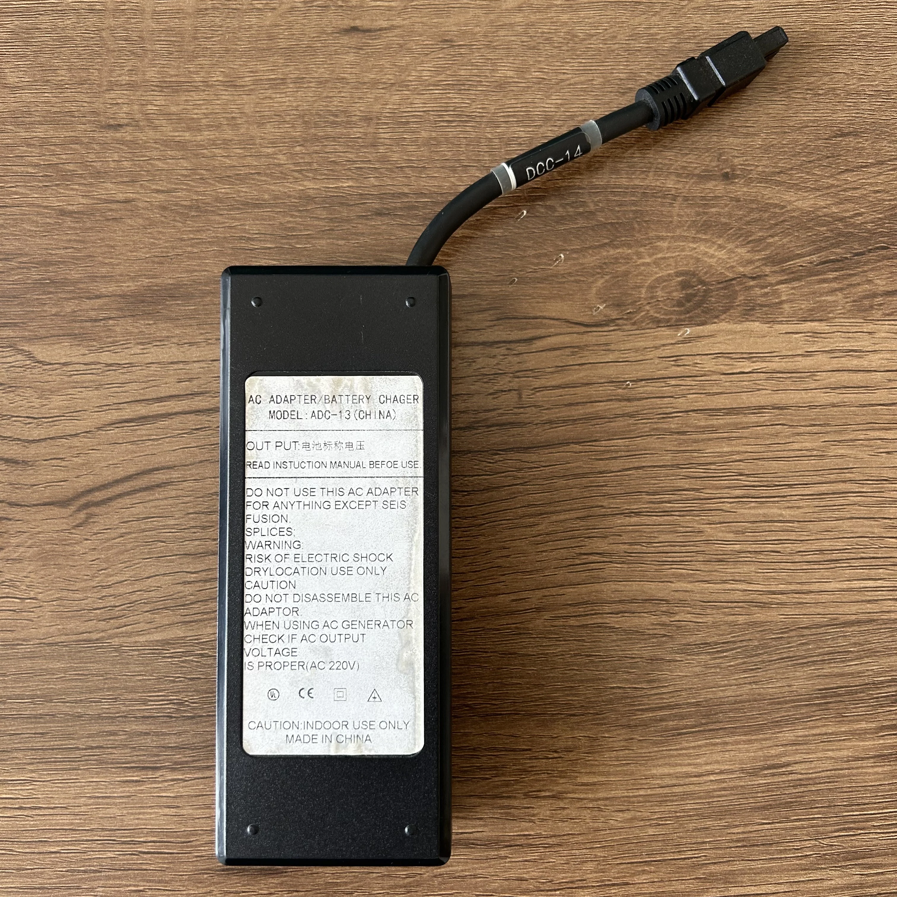 

Original ADC-13 AC adapter For Fujikura FSM-18S 18R FSM-60S FSM-60R Fiber Optic Fusion Splicer BTR-08 Battery Charger