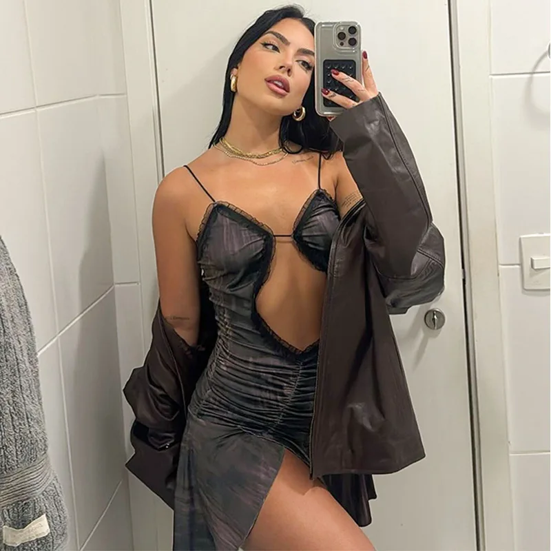 فستان Bangniweigou مزين بالدانتيل مثير بدون أكمام مع كشكشة للنساء للحفلات الليلية رداء رمادي قصير مذهل