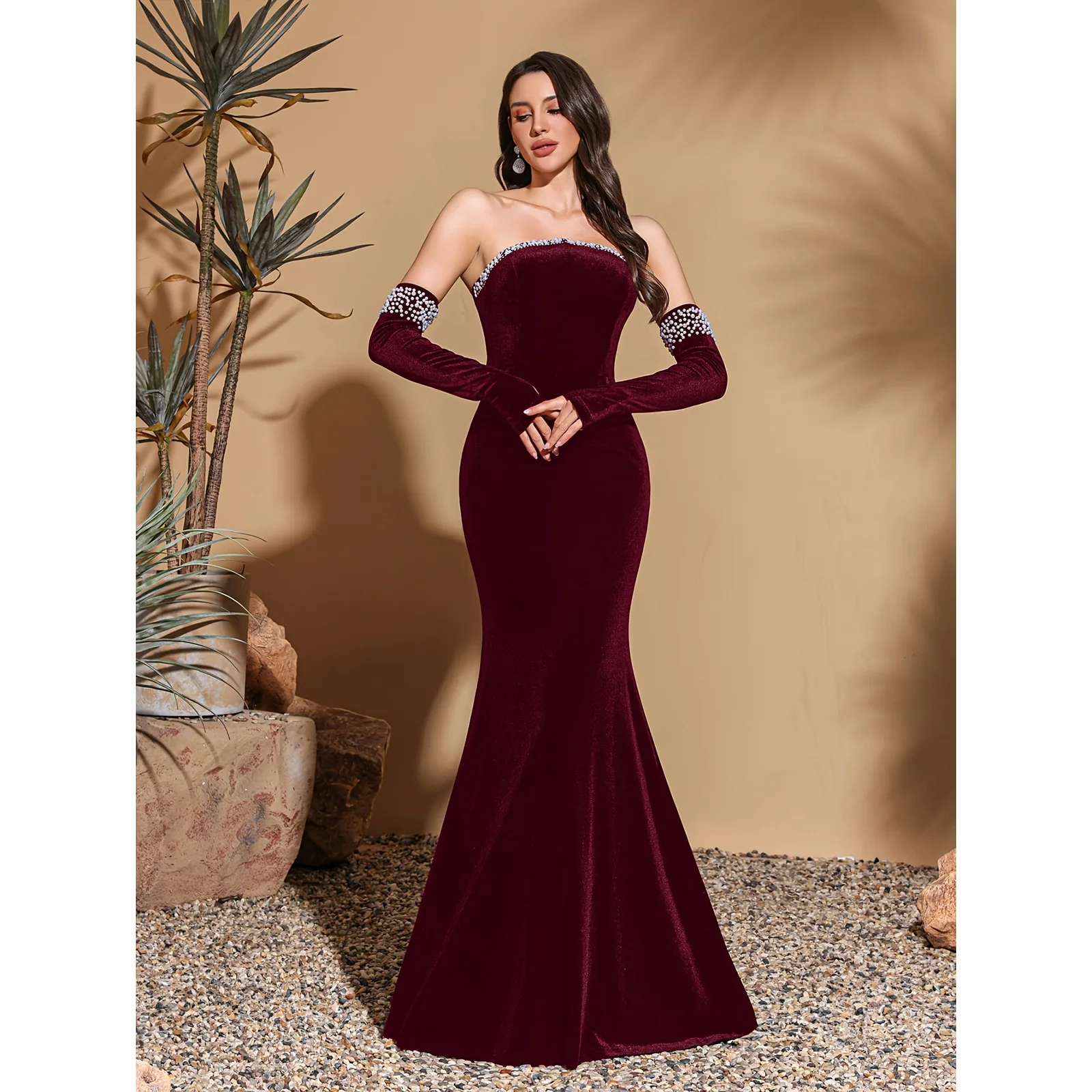 

Velvet Strapless Pearl Decorated Hip-Wrap Dress
