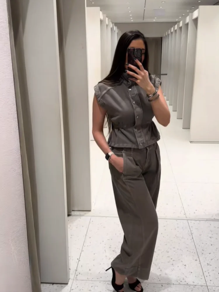 

Women's Casual Denim 2-Piece Set Sleeveless Single Breasted Cinched Waist Top Wide Leg Pants Set 2026 NEW Spring Street Outfit