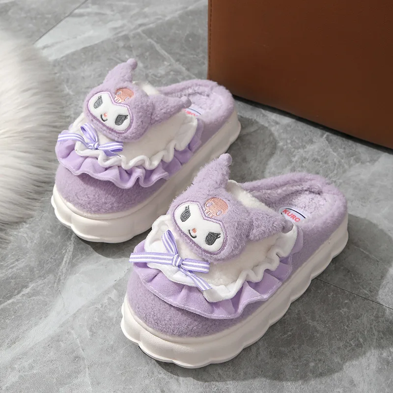 Zapatillas de invierno Diapositivas cálidas MINISO Kuromi Hello Kitty Zapatos antideslizantes en la puerta Cinnamoroll Lindo Dulce