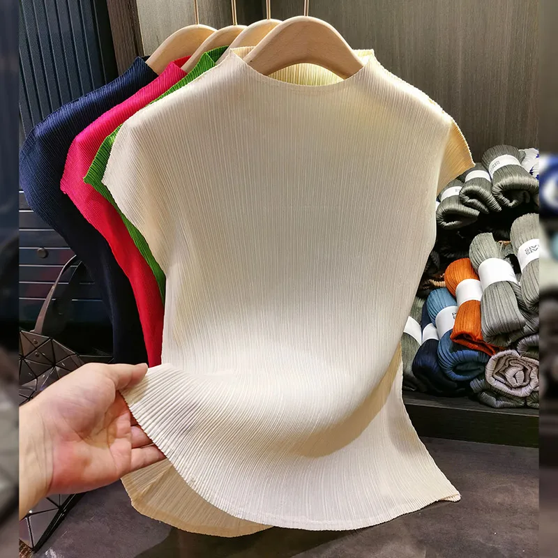 

Classic Simple Solid Neck Pleated Top for Women's Summer New Slim Fit Solid Short Sleeve T-shirt