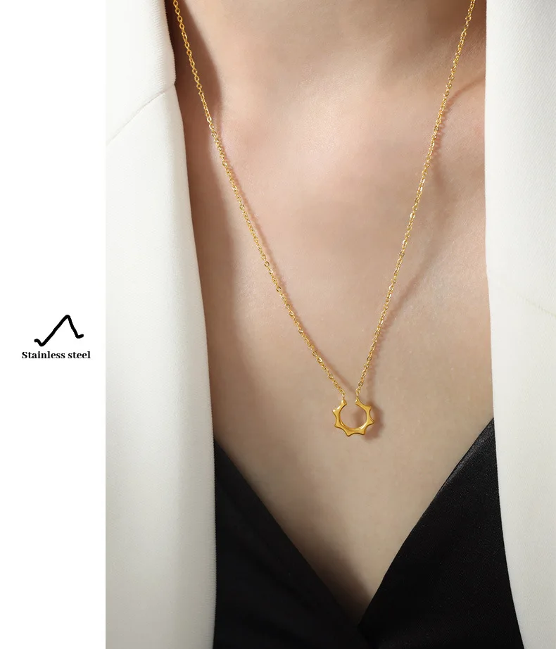 Marka Geometrische Anhänger-Halskette für Damen, Edelstahlkette, Punk, vergoldeter Schmuck, elegante lange Halskette für Damen – Detail 6