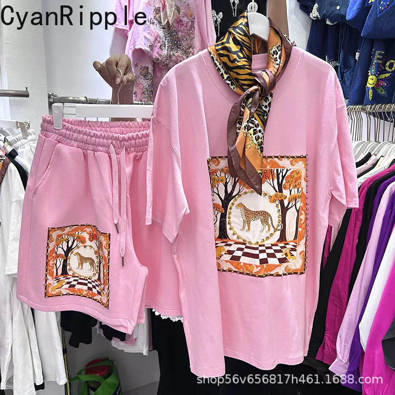 

Trendy New Summer Women Two-piece Set Diamonds Printed Loose Short Sleeve T-shirt Top + Elastic Waist Wide Leg Shorts Free Scarf
