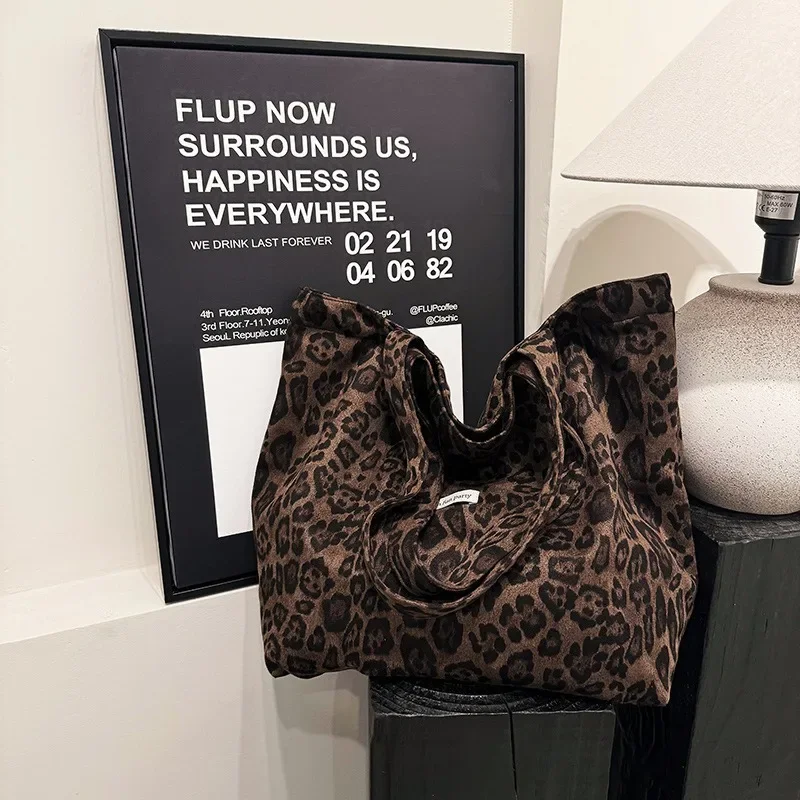 This Year The Popular Leopard Print Bag Women's 2024 New High-end Casual Shoulder Bag Large-capacity Commuter Tote Bag