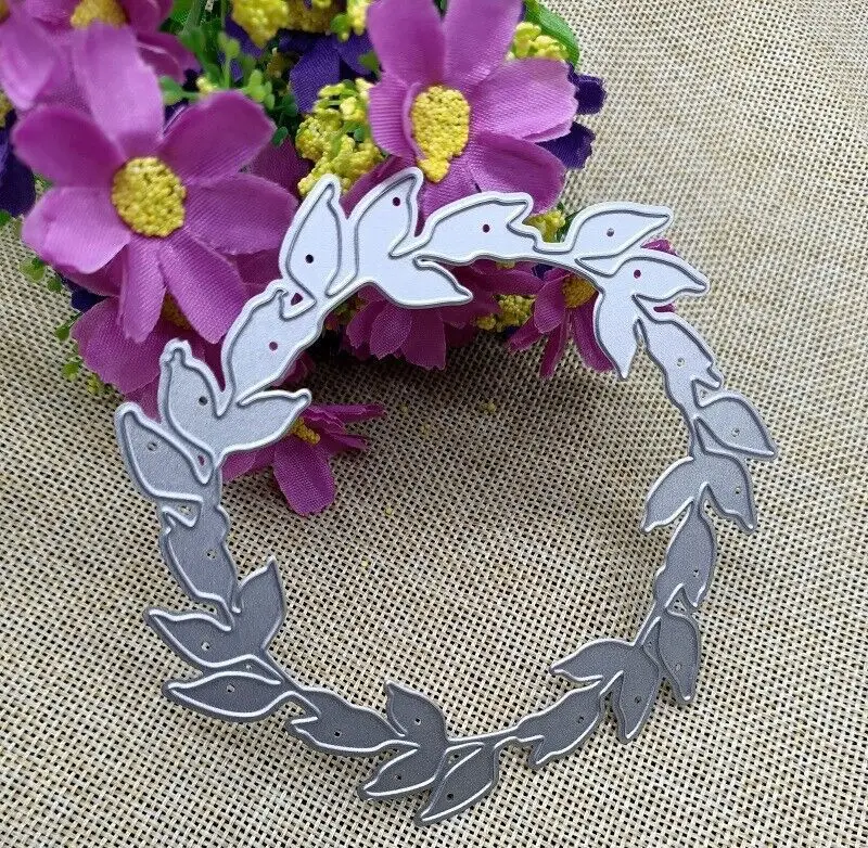 Leaf Wreath Metal Cutting Dies Stencil Scrapbooking Diy Album Stamp Paper Card Embossing Decor Craft Knife Mould