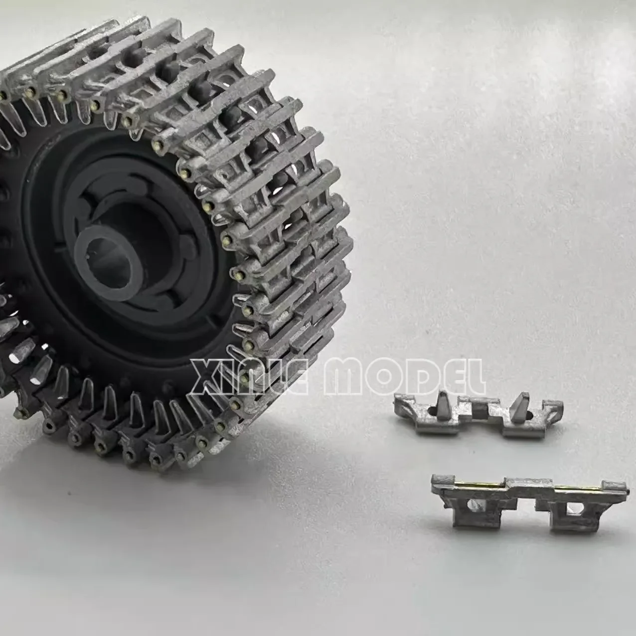 Chuangqi Model 16005 mk. II Personnel Carrier Model Metal Track（ for Gecko 16GM0016）1/16 Accessories