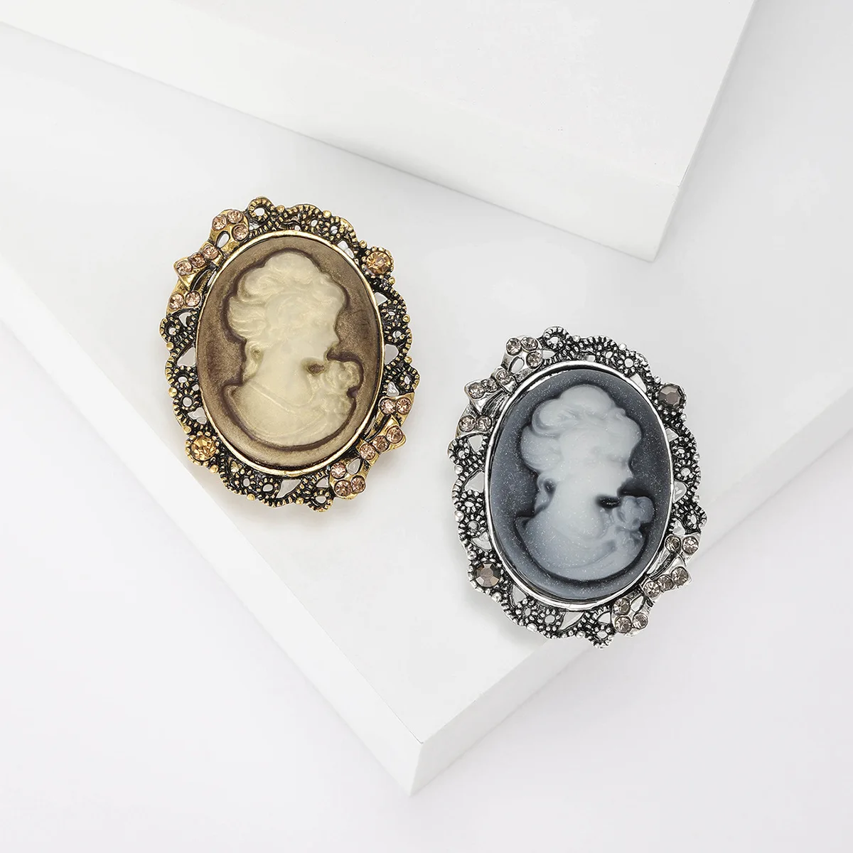 

Vintage Beauty Brooch Women's Unisex 2-color Optional Clothing Hat Accessories Banquet Party Everyday Jewelry
