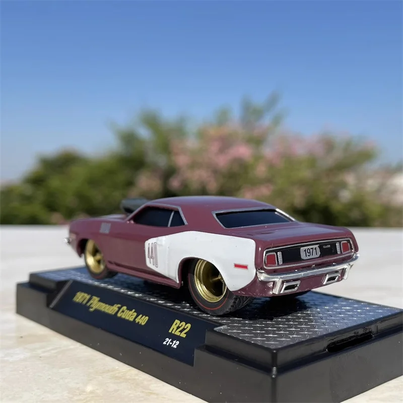 Modelo a escala 1:64, aleación fundida, coche deportivo 1971, juguetes de Metal, motor de modificación violenta de carreras, exhibición de colección de regalos de vehículo