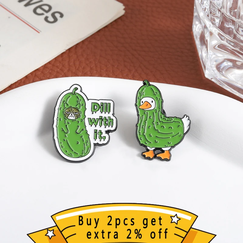 Funny Animal Cucumber Brooches Set, Zinc Alloy Painted Material, Fun Camouflage Cucumber Animal Text Decor, Cute Animal Badges