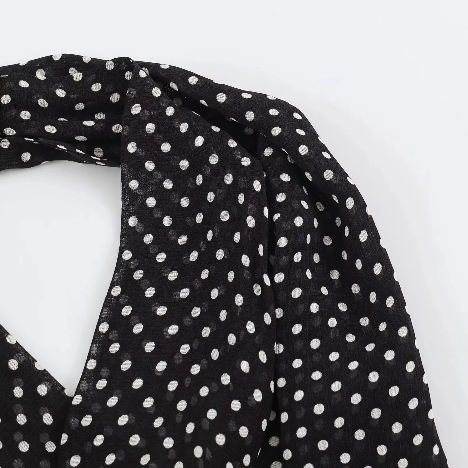 KONDALA Vintage Party-Chic Damen-Hosenanzug mit Polka Dots, ärmellosem Neckholder-Top und langen, weiten Hosen – Modischer Sommer-Urlaubsanzug 2026 – Detail 6