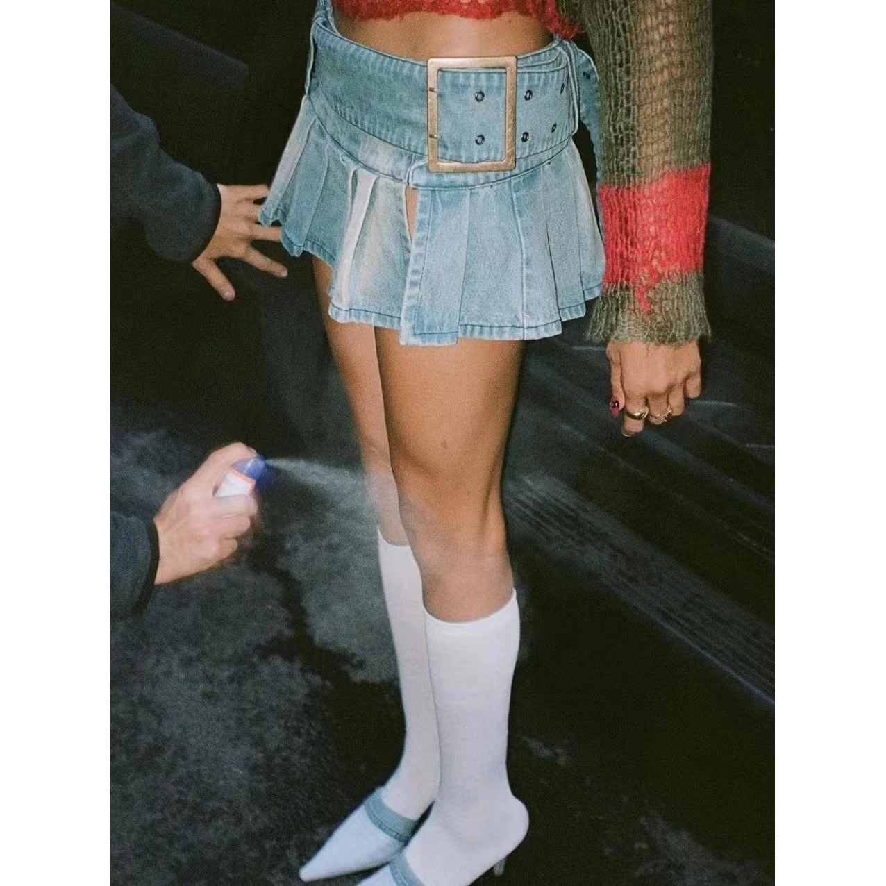 

Millennium Y2K Spicy Girl Джинсовая юбка Винтажная заниженная талия с разрезом на животе Плиссированная юбка Street Sle Смесь хлопка