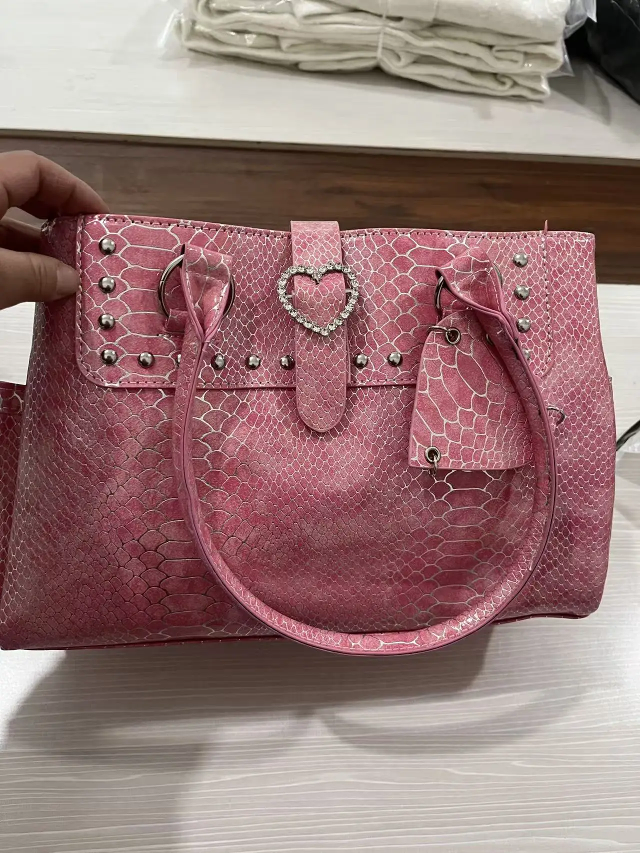 Umhängetasche mit Krokodilmuster und Prägung, Damenhandtasche mit großem Fassungsvermögen, Designer-Aktentasche, Y2k-Mädchen-Pendlermode-Handtasche, Rosa – Detail 19