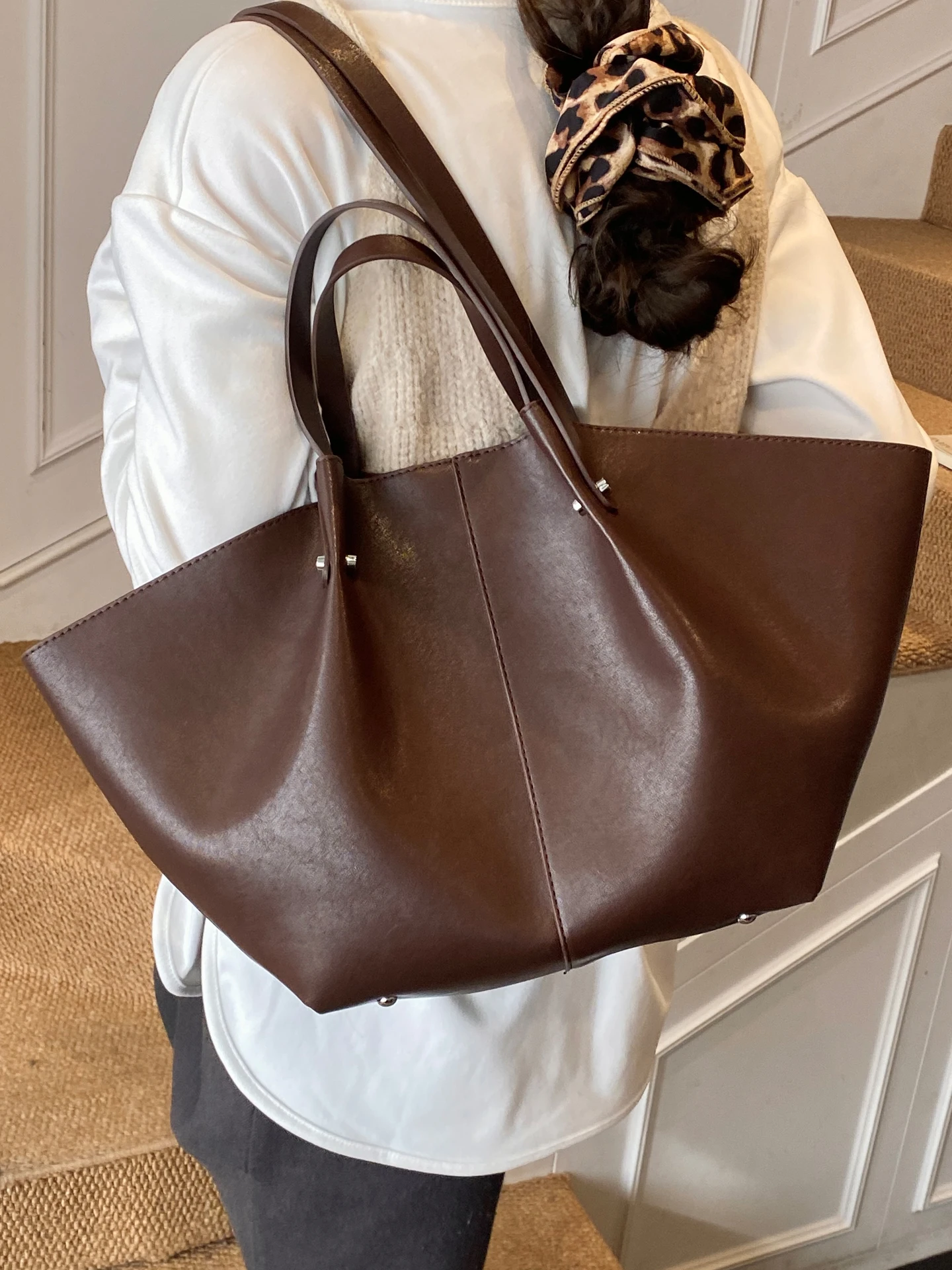 

Large Capaci Women's Tote Bag 2025 New Autumn Winter Vintage Simple Handheld Commuter Bag Elegance Daily Single oulder Bag
