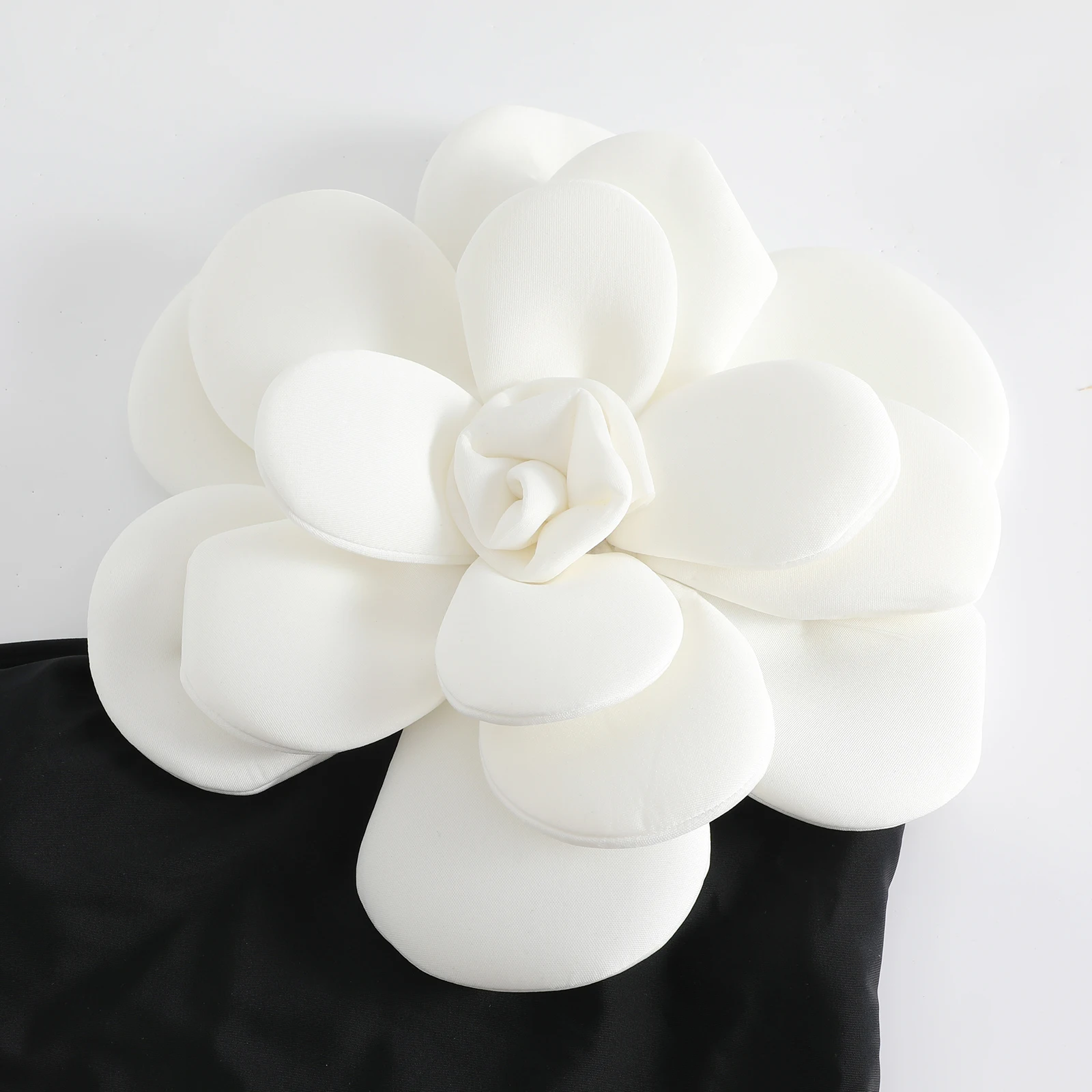 Imagem -05 - Mulheres Maiô Simples Cor Sólida de Uma Peça com Cluster Decoração em Preto Branco Nos Ombros Elegante e Elegante