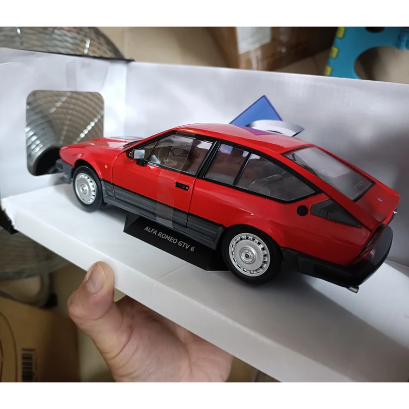 1:18 Scale Alfa ROMEO GTV6 Alloy Car Model