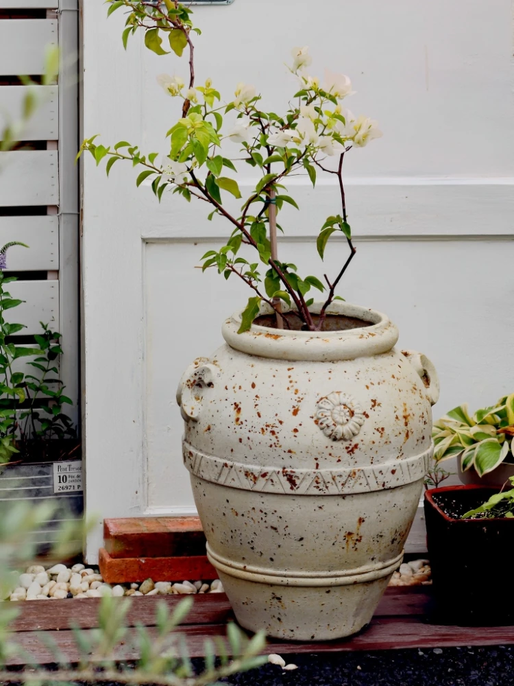 

Имитация керамического горшка, большой цветочный горшок от пола до потолка, открытый двор, терраса, гортензия большого диаметра, декоративный цветочный горшок