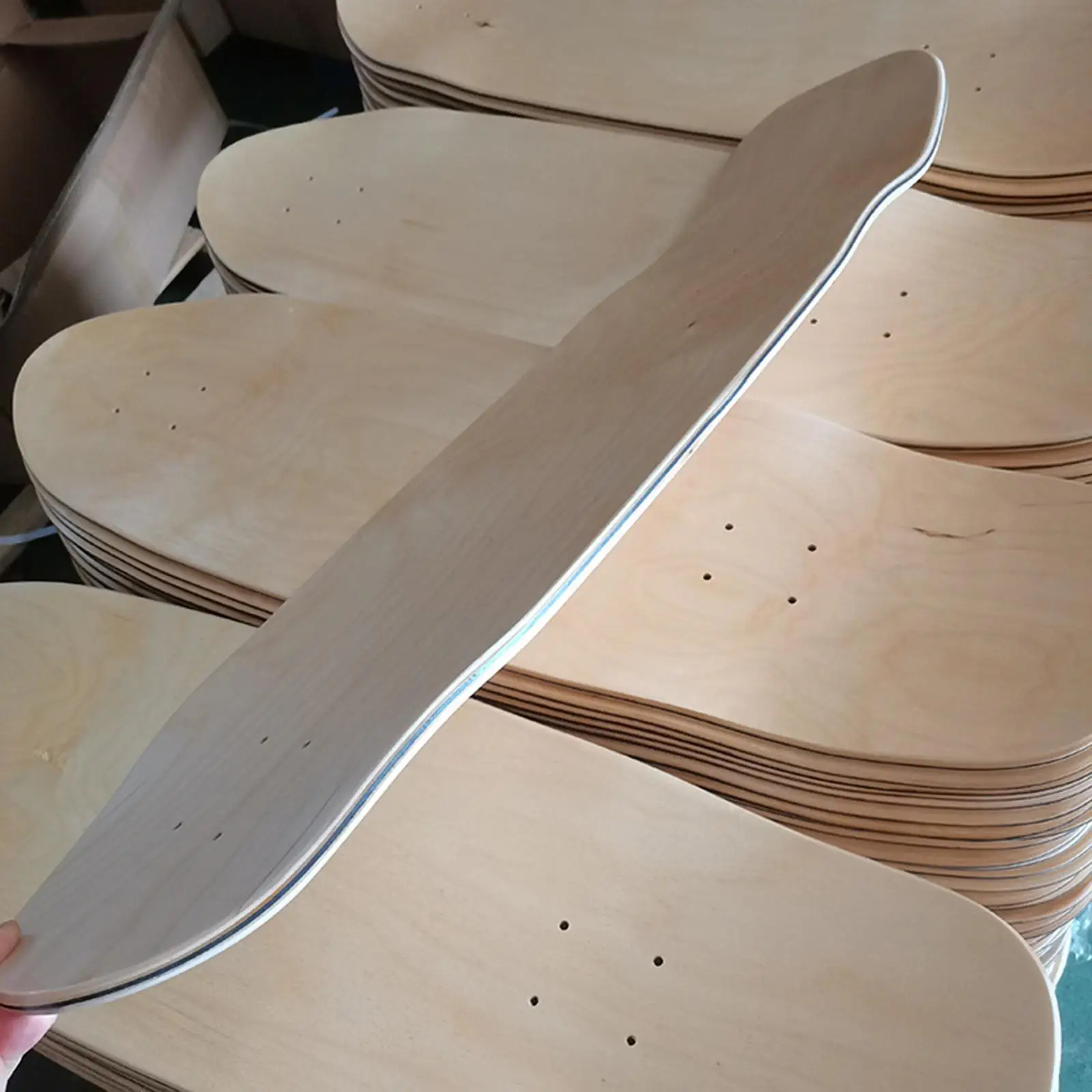 tabla-de-skate-profesional-de-doble-cola-longboard-duradero-para-principiantes
