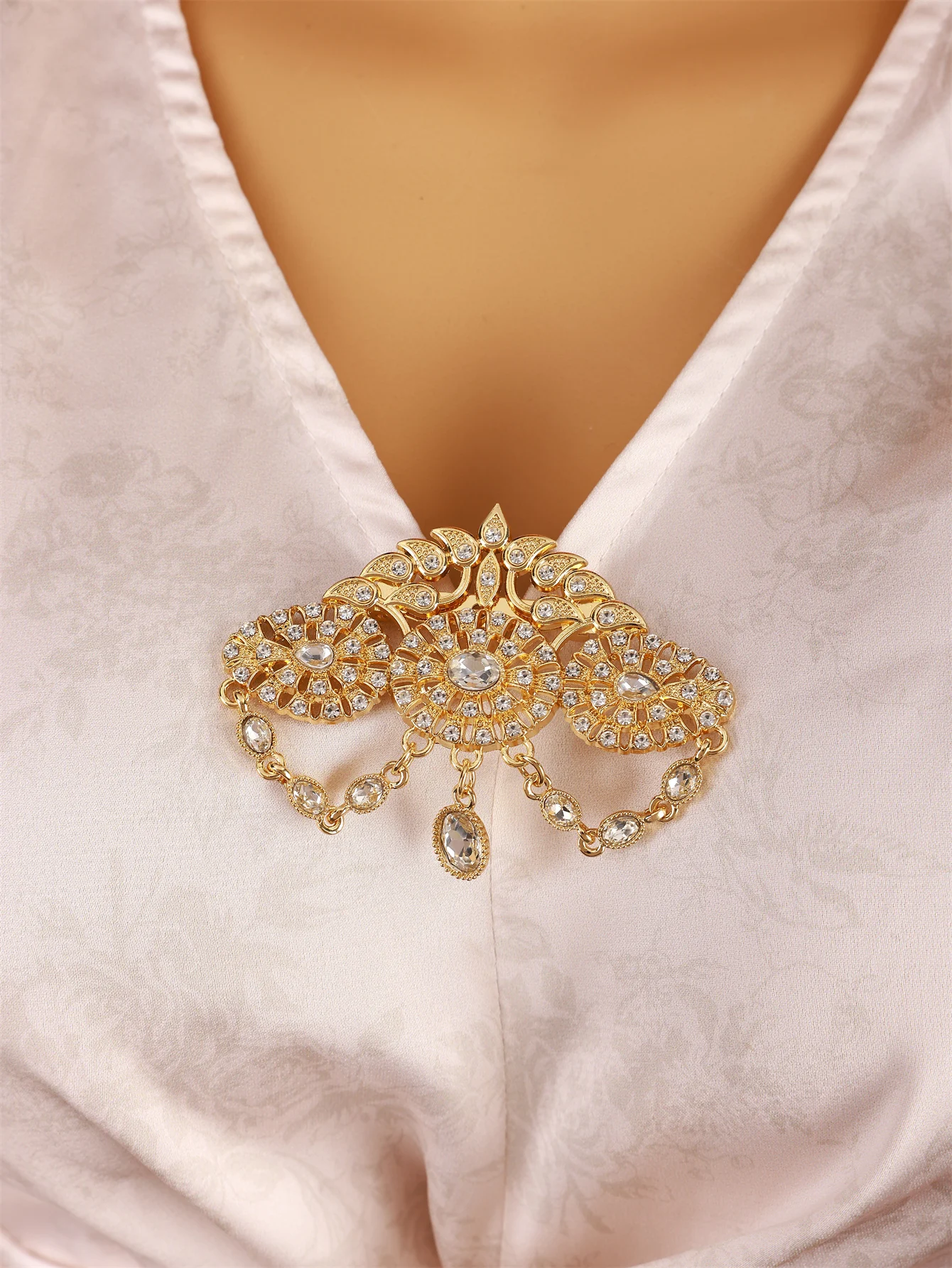 1 Piece of Moroccan Women's Brooch, Hollow Carving, Inlaid with Rhinestones, Bridal Wedding Jewelry Pin