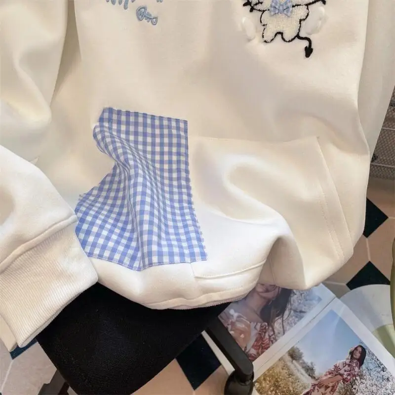 Felpa con cappuccio ricamata con gattino Kawaii Felpa in due pezzi finta patchwork scozzese bianco da donna Y2K Top streetwear casual simpatico cartone animato