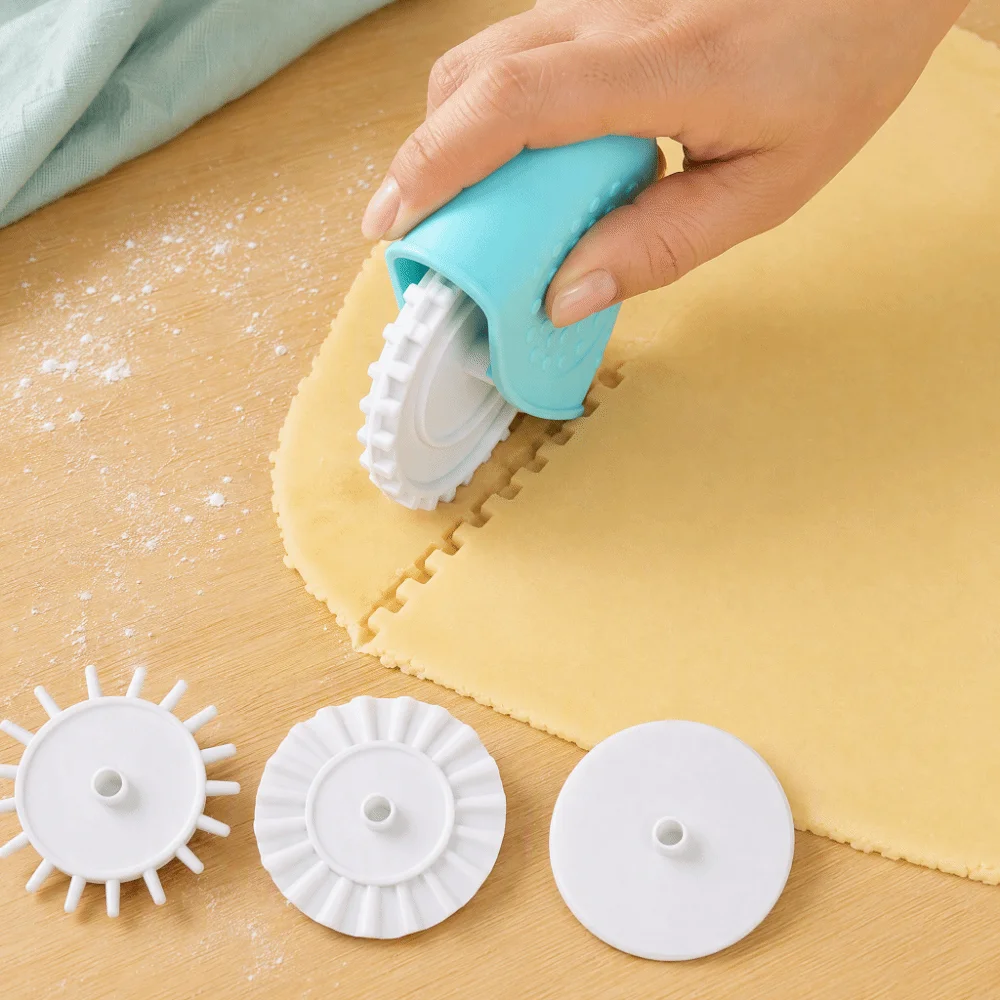 4PCS PP Pastry Cutter Wheel Lattice Pattern Wavy Edge Lattice Dough Cutter Rolling Wheel Fondant Edge Trimmer Pizza Making