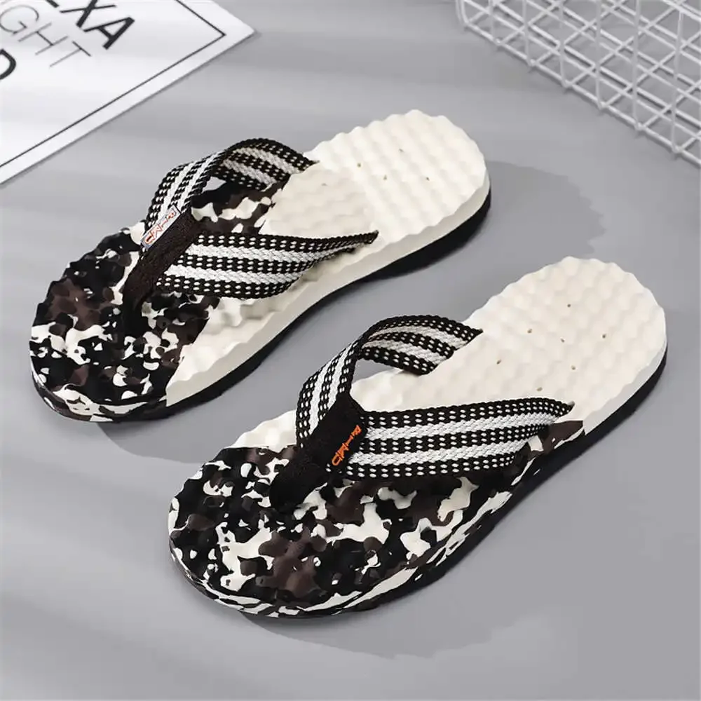 Anti-Rutsch-Bett Innen schuhe Männer Strand Wasser Hausschuhe Gummi Sandale Turnschuhe Sport Snaeker Loafersy Sapatos Premium China