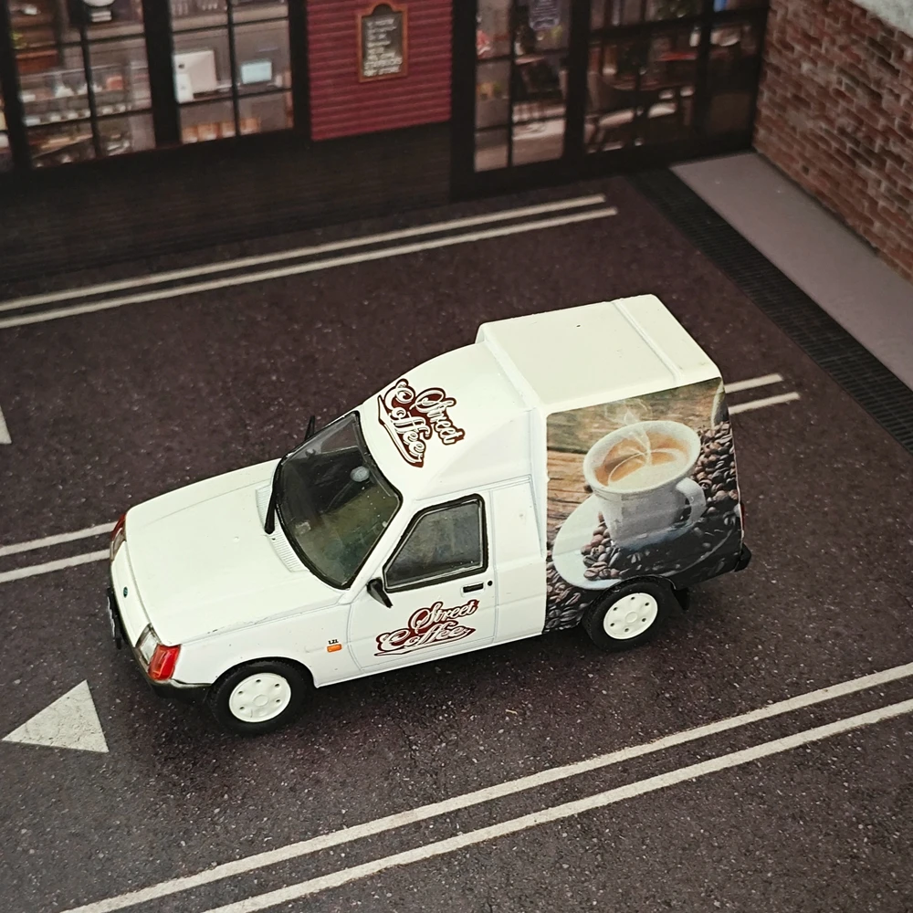 1: 43 3A3 1305 Coffee Shop Truck Model Collection Car Model Decorative Ornaments