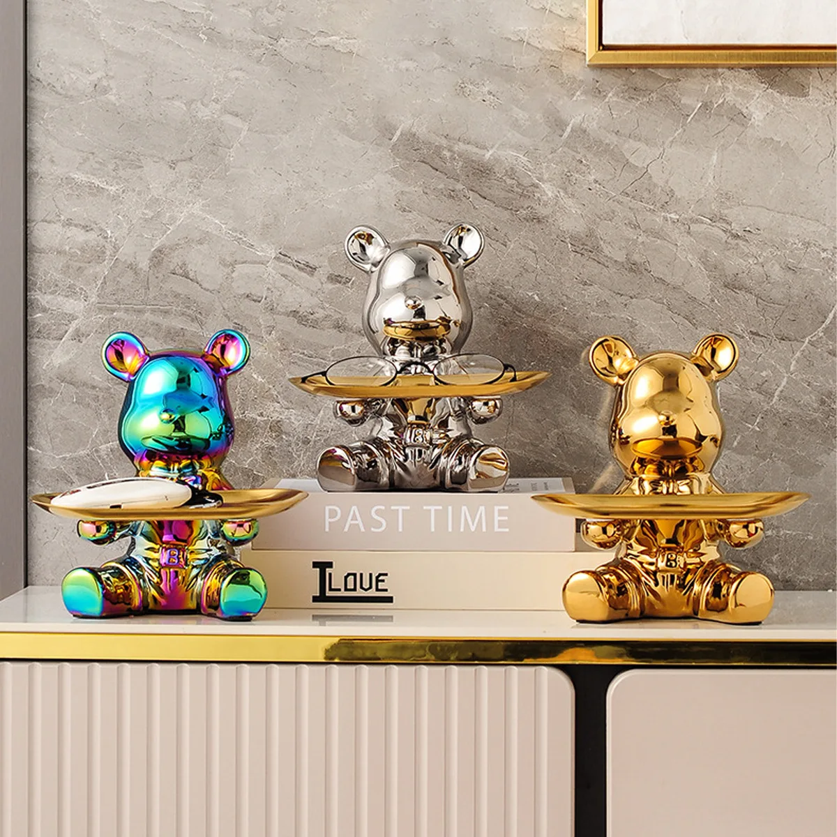 Ceramic Bear Ornament with Tray Living Room eEntrance Key Storage Container Wine Cabinet Desktop decoration Piggy Bank Statue