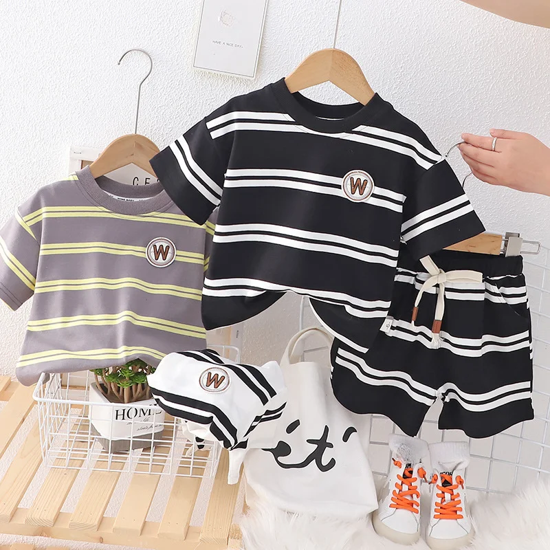 

Black White Stripes Baby Boy Tracksuit Summer Beach Clothes 2 Piece T-shirts+Shorts New Arrivals Outdoor Sportwear Child GY03162