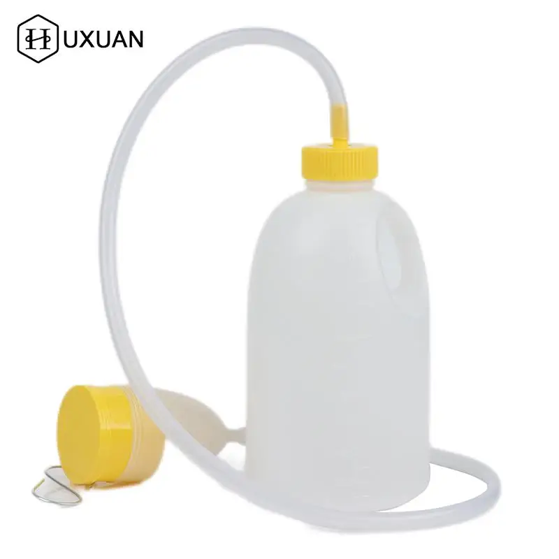 

PVC 1700ml Portable Home Hospital Male Pee Bottle Urine Collector Storage With Pipe For Bedridd Urinary Incontinence Men Urinal