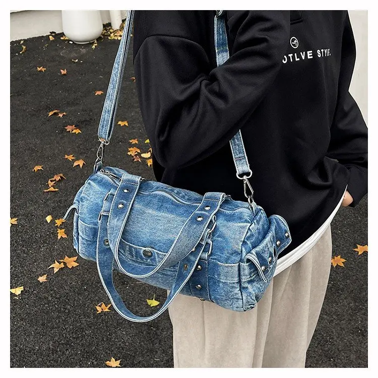 

2026 New Washed Denim Bag Large Capacity Textured Versatile Rivet Crossbody Bag Fashion Shoulder Bag Handheld Women's Bag