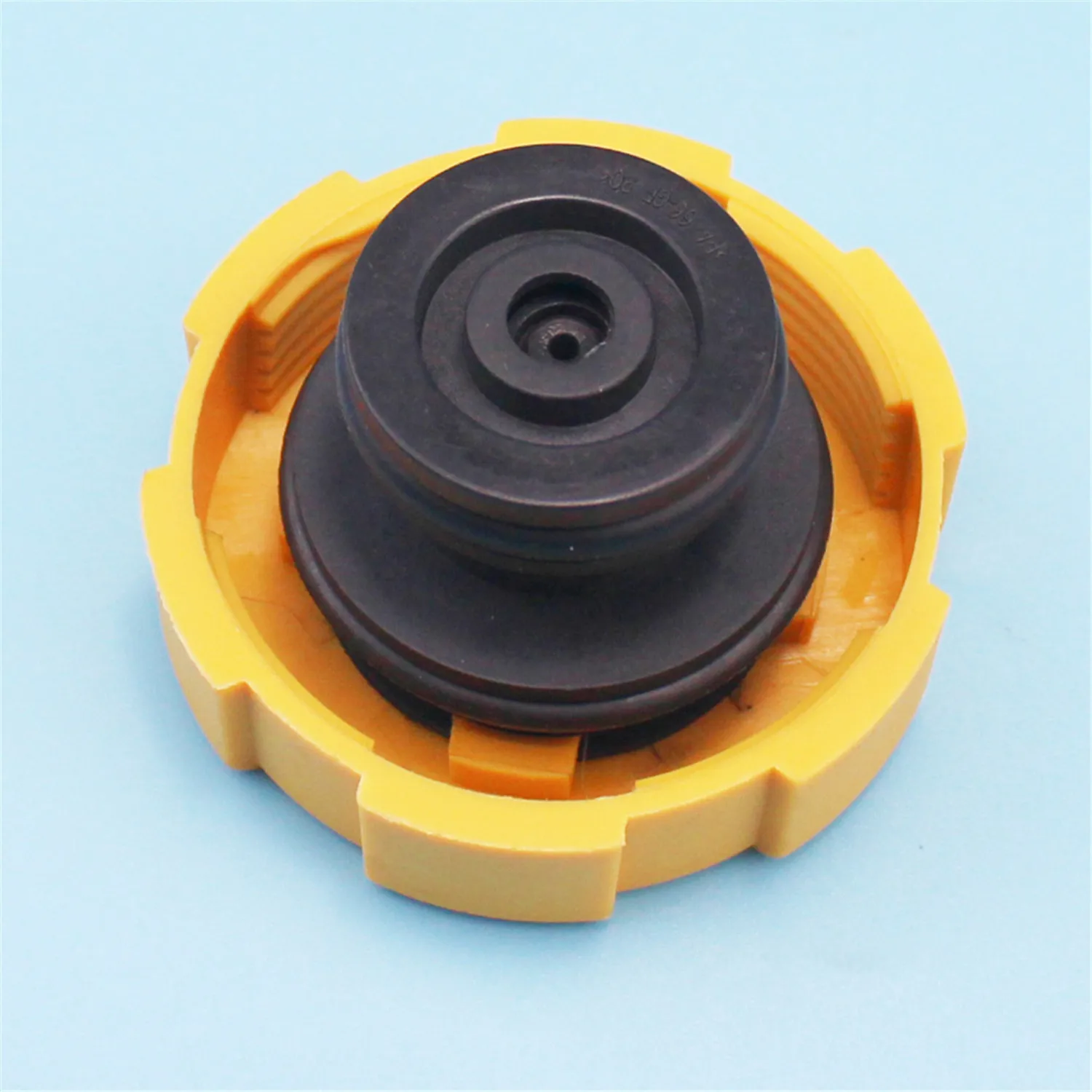 Coolant Expansion Tank Cap Radiator 1304677 9202799 For Astra H Zafira B Vectra C Signum Car Engine Replacement Parts