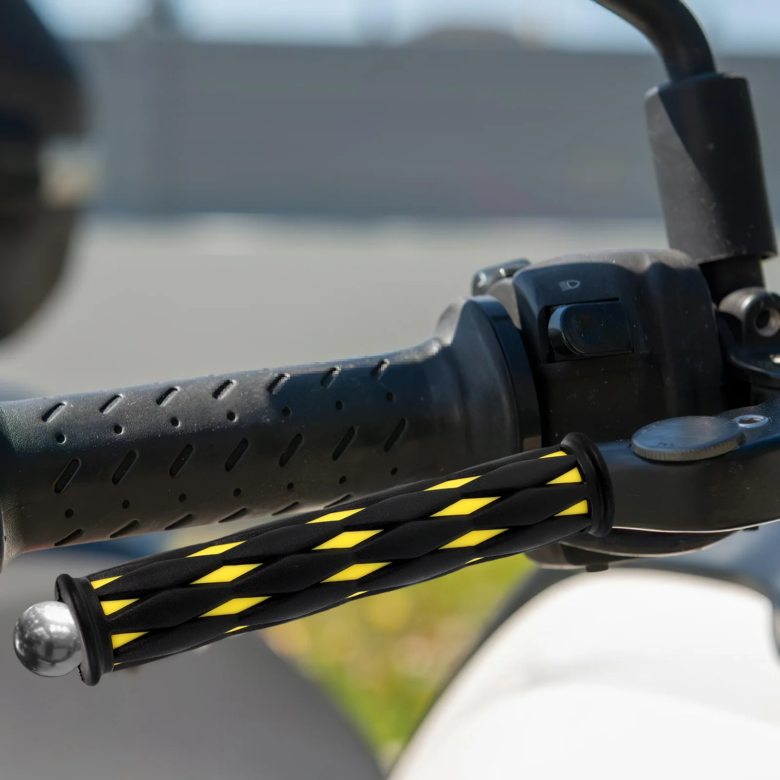 

1 Pair Universal Motorcycle Grip Covers Anti-Slip Comfortable Durable Electric Scooter Handlebar Accessories For Motorbike Bikes