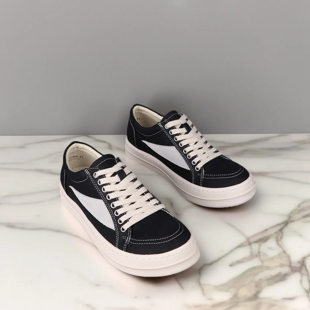 

Men's Casual Canvas Shoes Women Low Top Lace-Up Streetwear Luxury Designer Black White Flats Sneakers For Autumn Shoe