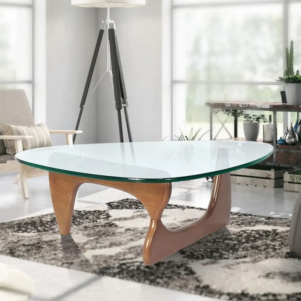 طاولة مثلثة من الخشب الصلب الفاخر على طراز Noguchi مع سطح من الزجاج المقسى لمساحات المعيشة والمكاتب