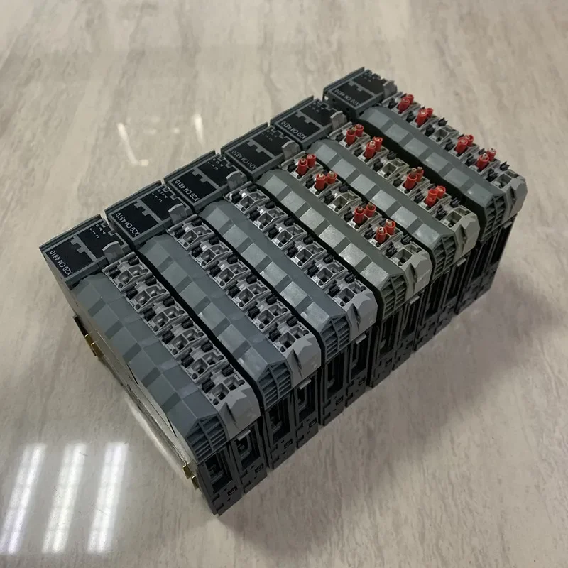 มีสินค้าในสต็อก B&R PLC X20CM4810 โมดูลอินพุตแบบอะนาล็อก สำหรับ PLC อุตสาหกรรม