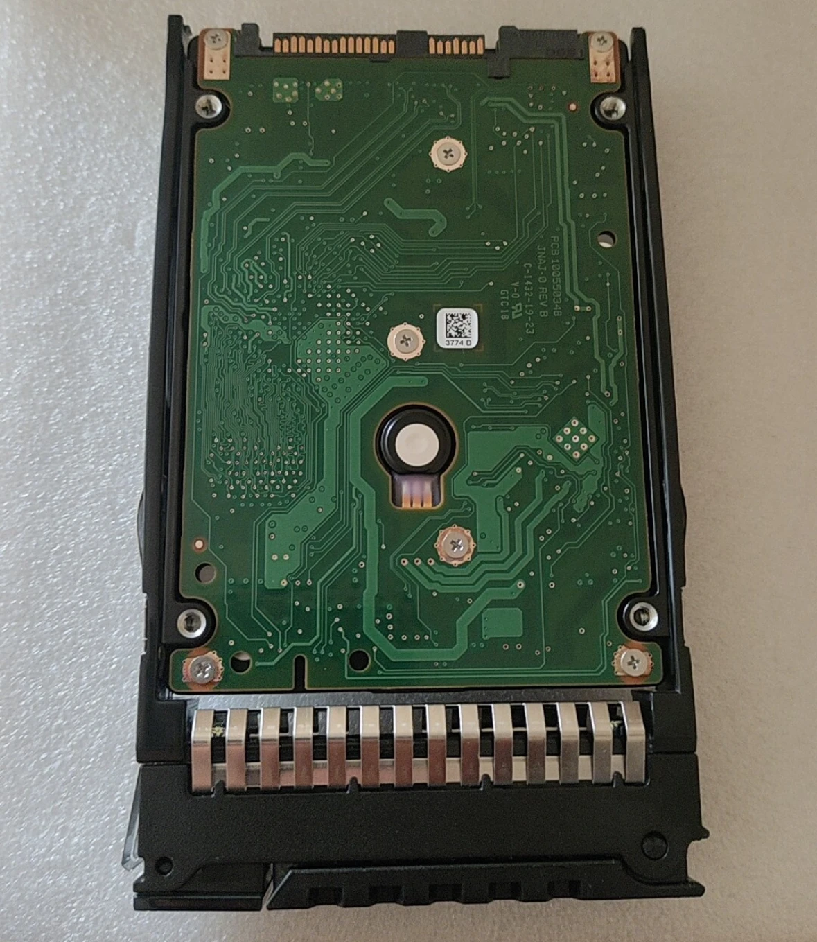 

Для серверного жесткого диска 02310YCN 300G 15K SAS 2,5 дюйма RH5885HV3 RH2288H V3 V5