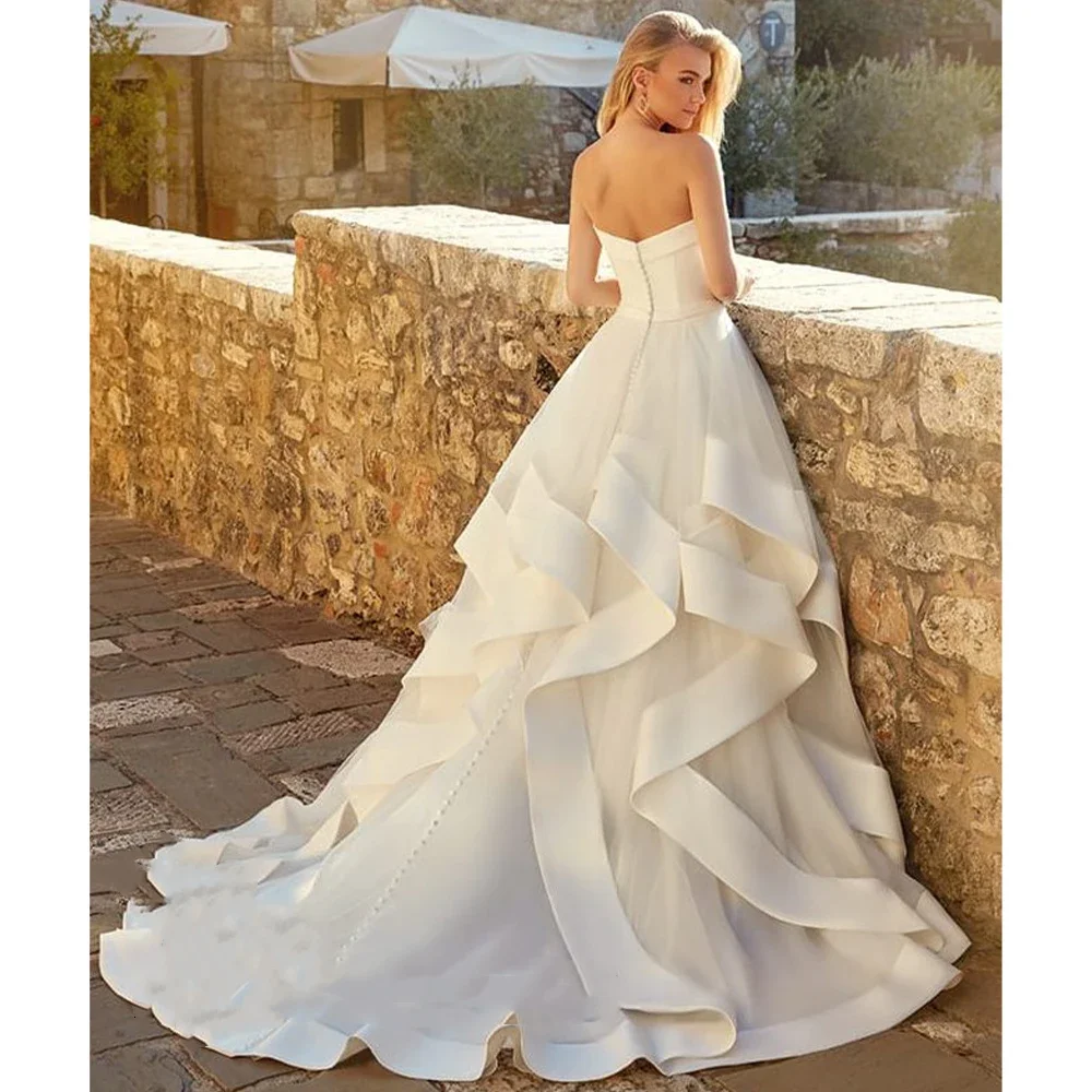 Personnalisé Simple sixyTulle à plusieurs niveaux sans manches chérie dos nu Princesines une ligne robes De mariée mariée robes De Novia