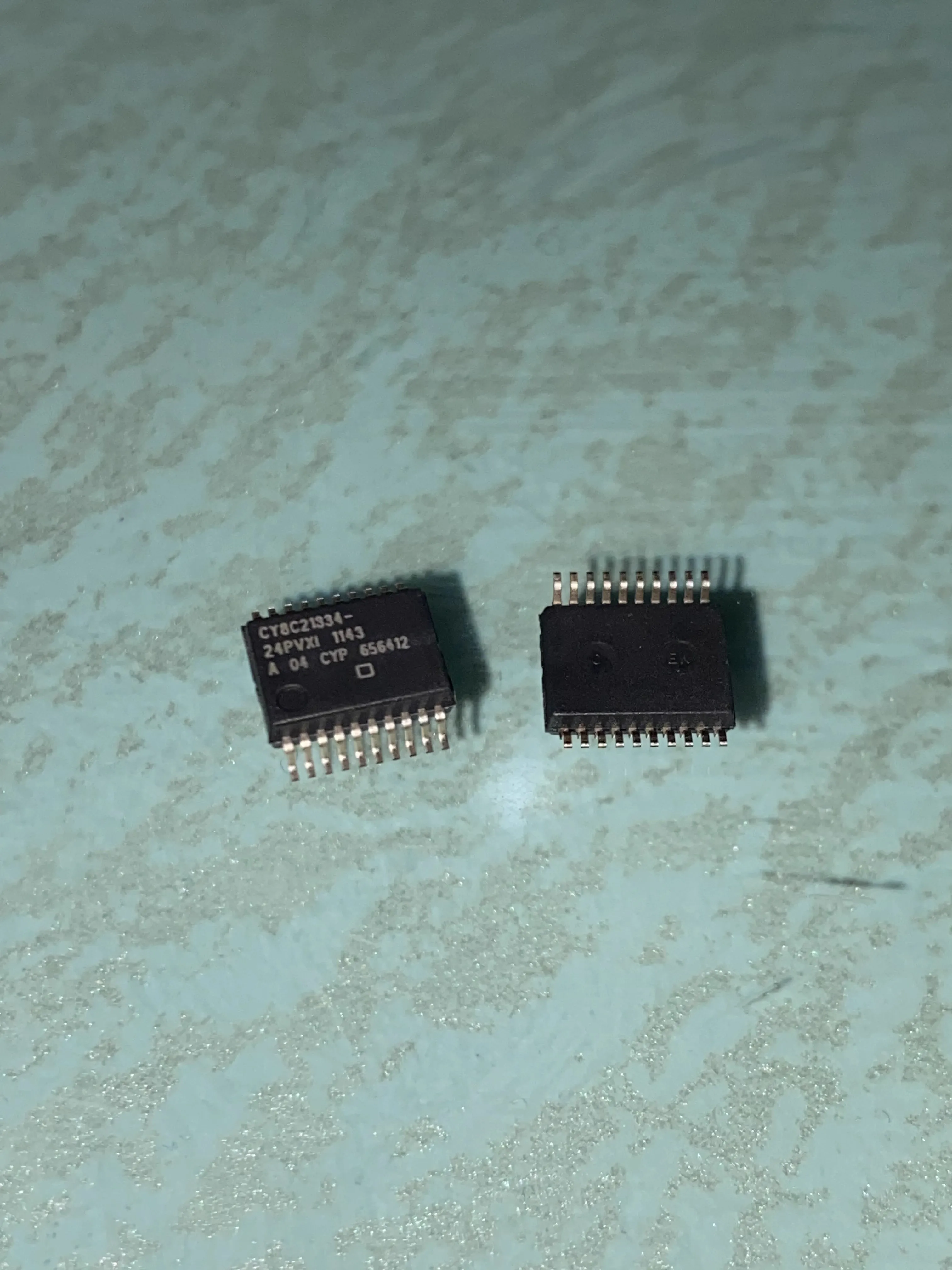 

5 шт. Совершенно новый оригинальный CY8C21334-24PVXI SSOP20
