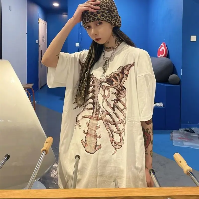 American Streetwear Trend Vintage Bone Wing Printed Graphic T-shirt Men Women Summer Loose Fitting Couple Casual Short Sleeves
