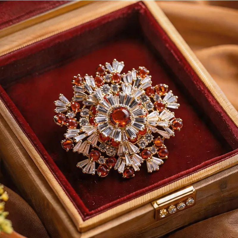 Copper Zircon Real Gold Plated Red Crystal Snowflake Brooch Exquisite Lapel Pin Women Jewelry Accessory