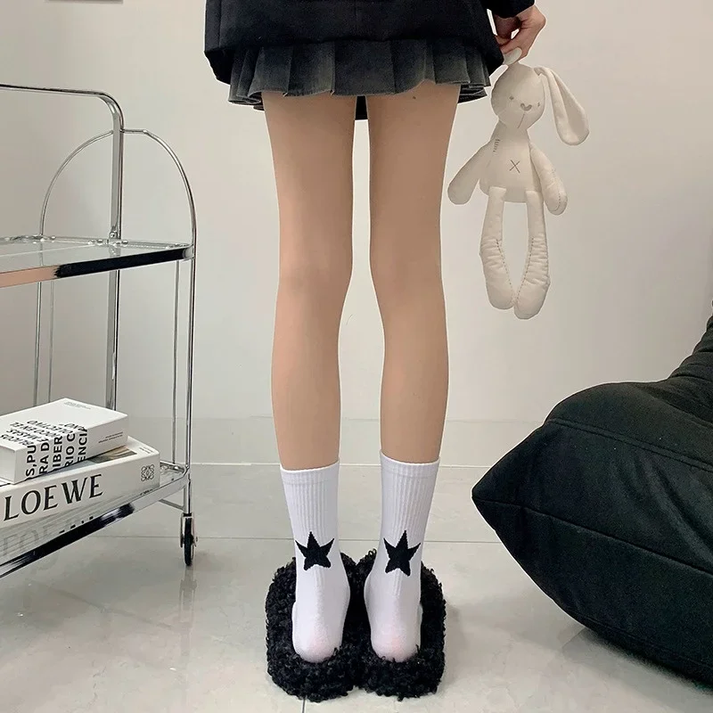 Sports Ankle Socks With Five-Pointed Star Pattern Black White Men Women Personality Simple Breathable Crew Socks Street Style view 6