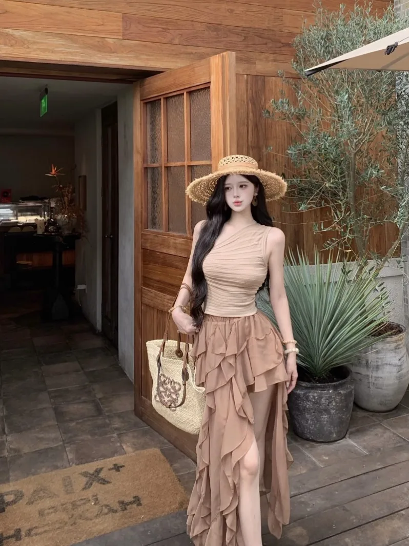 

Kumikumi Pure Desire Spring Outfit Women's High Waist Slim Fit Vest Skirt Set Color Asymmetrical Design Fashionable