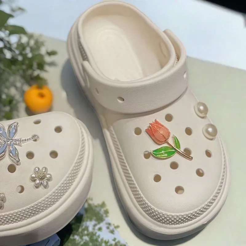 Sweet Cute Girly Charms Designer Elegant Vintage Butterfly Tulip Shoe Jewelry All-match Flower Shoe Charms for Hole Shoes New