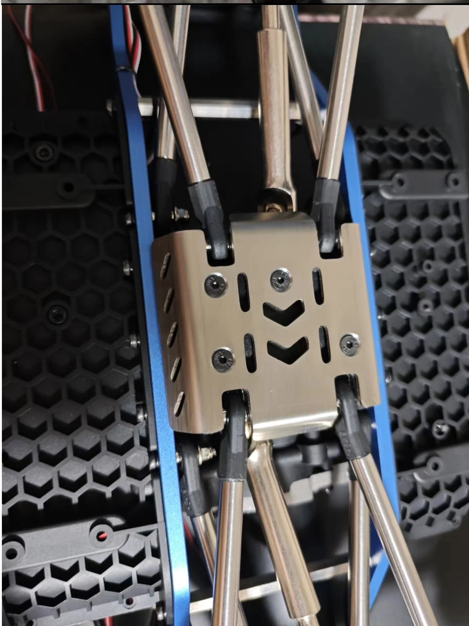 MJX H8P 1/8 RC Auto Pezzi di Ricambio Telaio In Metallo Armatura OP Parti di Aggiornamento Anteriore/Medio/Trasero Piastra di Protezione Armatura