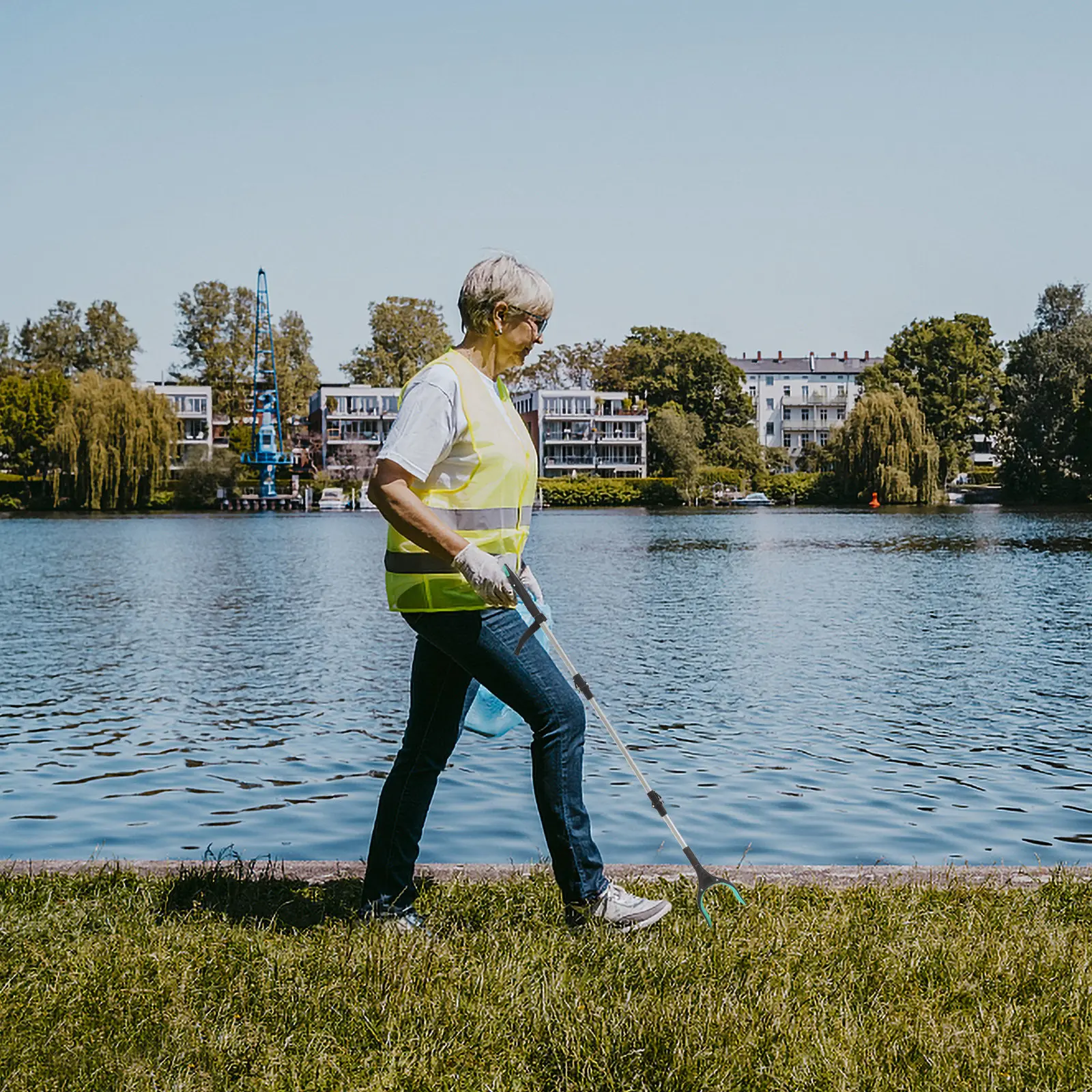 

Длинный захват для мусора с функцией складывания, прочный зажим для подбора мусора, монет, ключей за мебелью, удобен для пожилых людей