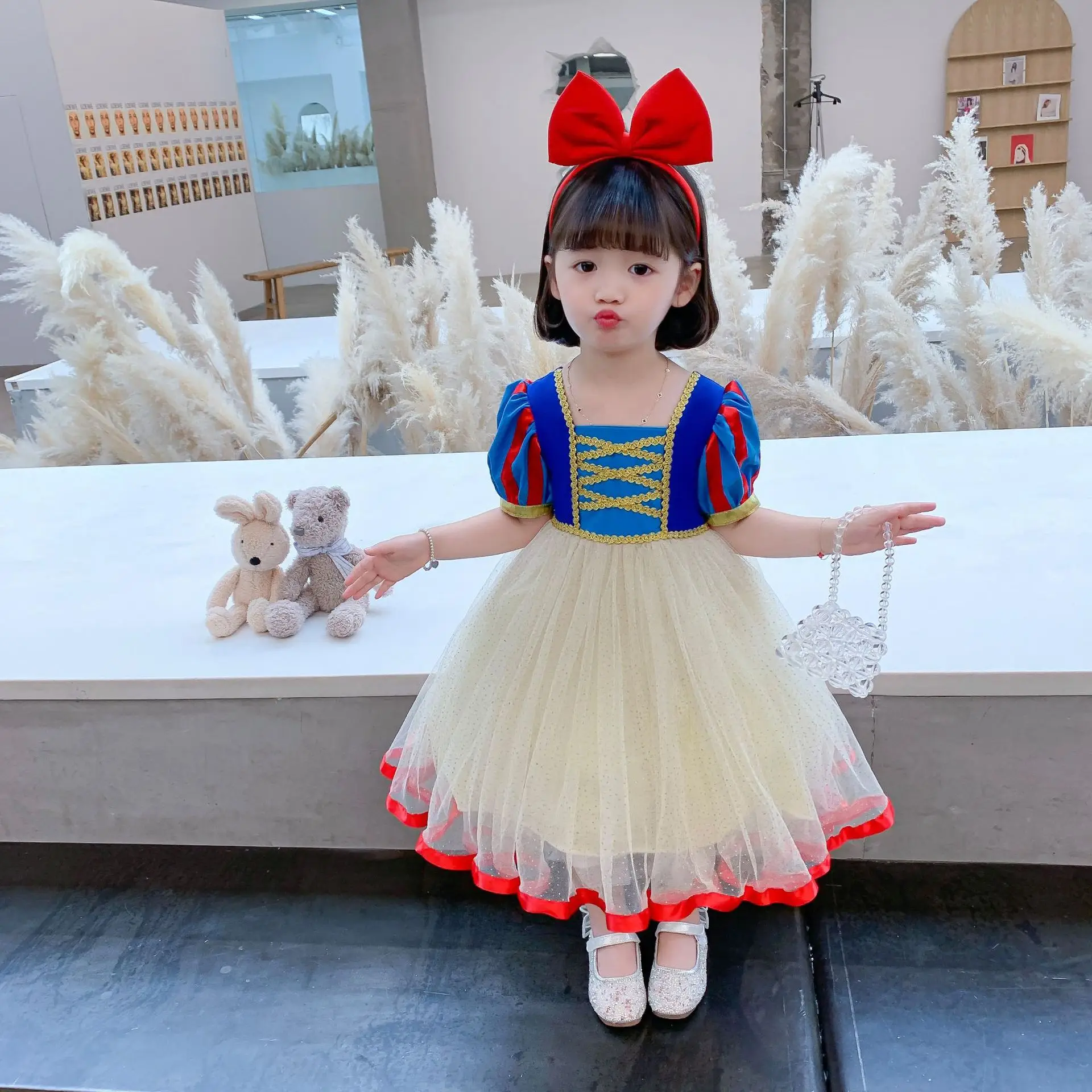 

Classic Princess Snow White Costume for Kids Halloween Cosplay Disguise Snow White Party Clothing Girls Role Play Dresses